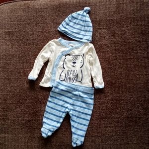 Newborn outfit